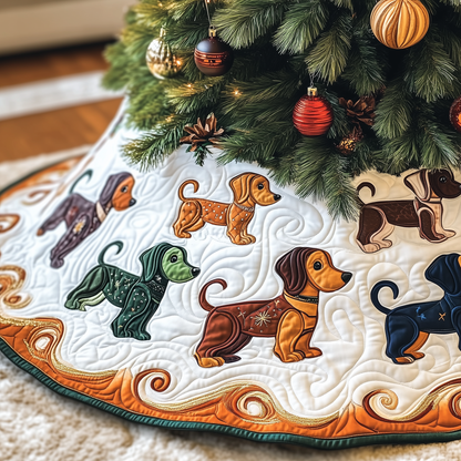 Festive Dachshund Quilted Tree Skirt GFTONL1028