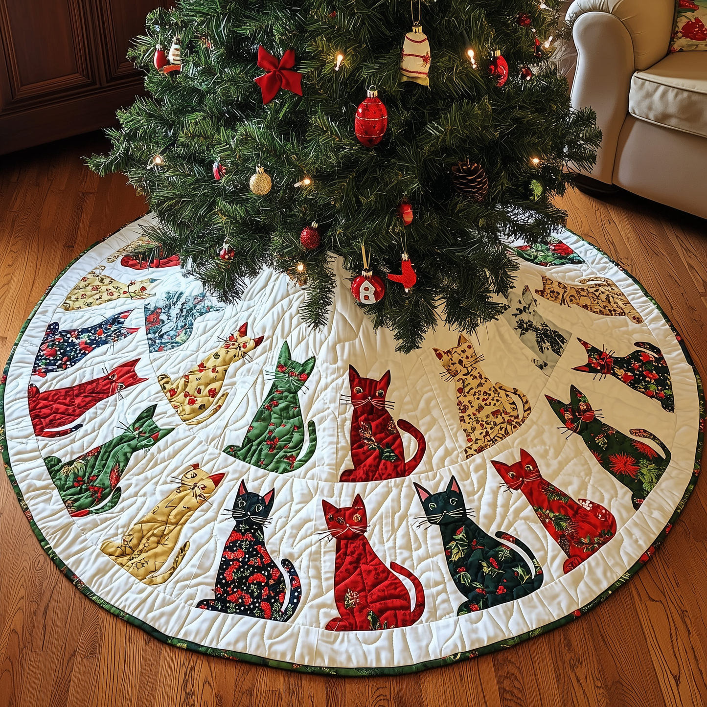 Playful Cat Quilted Tree Skirt GFTONL411