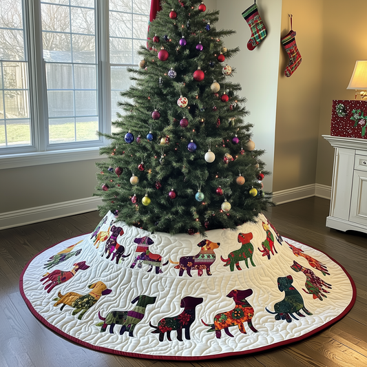 Festive Dachshund Quilted Tree Skirt GFTONL764