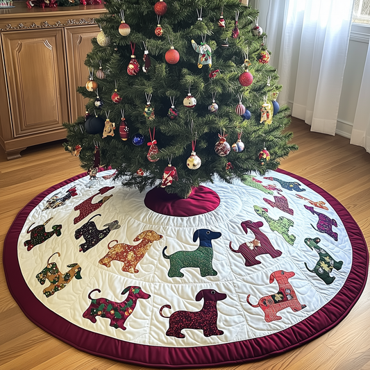 Festive Dachshund Quilted Tree Skirt GFTONL767